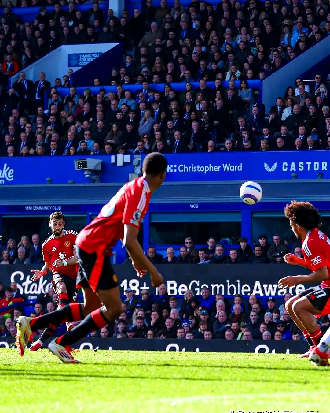 开云体育官方网站-曼联客场战胜对手，全取三分闯入前四的简单介绍