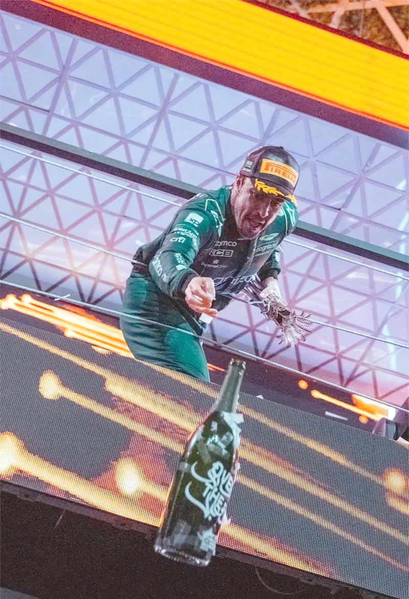 关于阿斯顿马丁碾压红牛车队，勒克莱尔关键制胜的信息