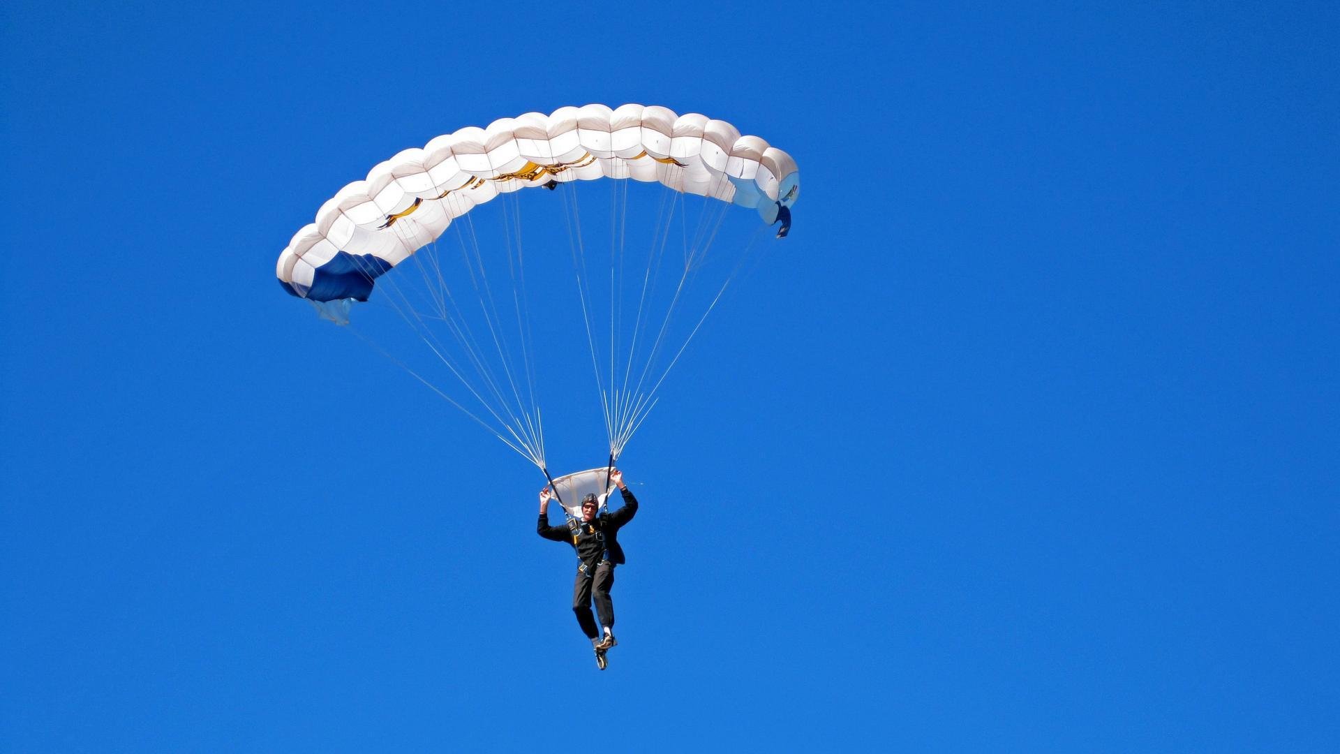 开云体育APP下载-硬仗基因，从广厦铁血到杜兰特封神，季后赛的终极答案