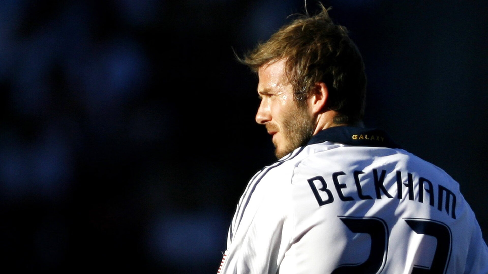 温网绝杀澳网，兹维列夫用一记火焰，点燃了网球世界的两极之争